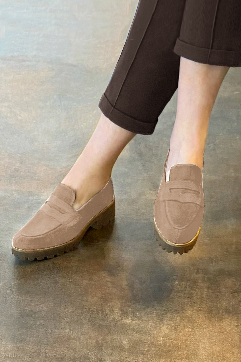Tan beige women's casual loafers. Round toe. Low rubber soles. Worn view - Florence KOOIJMAN